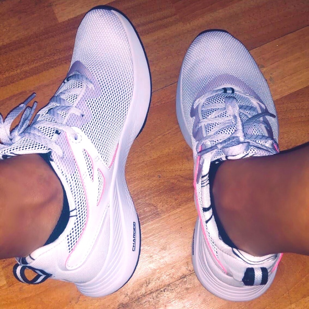 UA Charged Breathe TR2 LUX 🤍💜Size 8